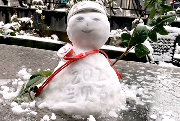 蘭貝石攜恒溫恒濕箱祝福大家新年快樂！