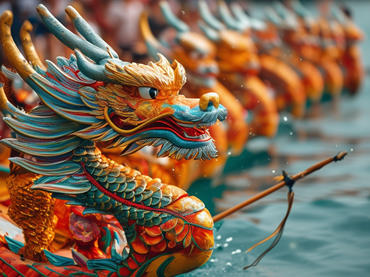 百舸爭(zhēng)流江海闊，千帆競(jìng)發(fā)亂云多。